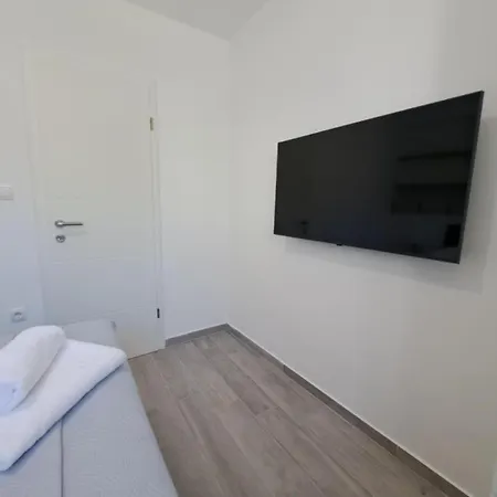 Holiday Jere Modern And Near The Sea *