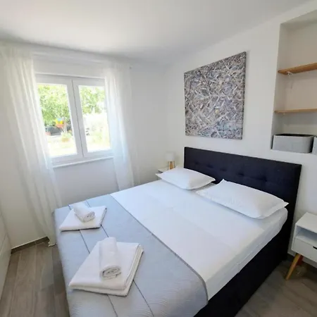 Holiday Jere Modern And Near The Sea